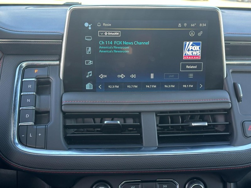 Chevrolet Tahoe Vehicle Full-screen Gallery Image 16