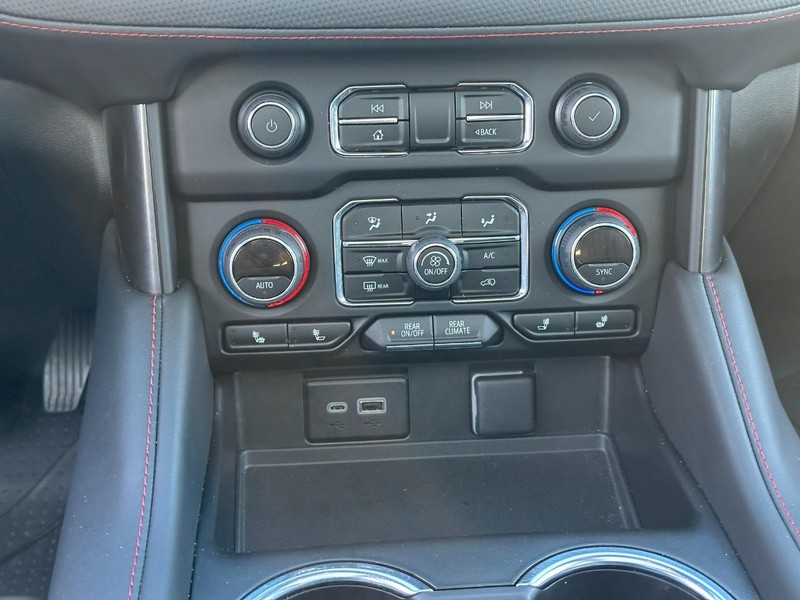 Chevrolet Tahoe Vehicle Full-screen Gallery Image 17