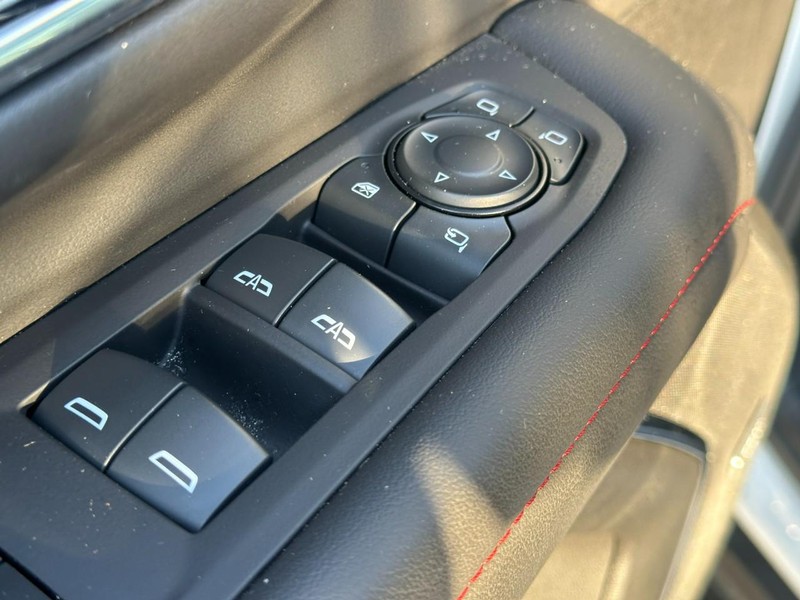 Chevrolet Tahoe Vehicle Full-screen Gallery Image 19