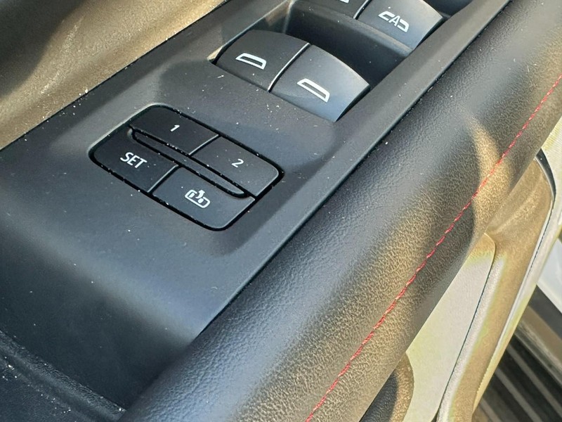 Chevrolet Tahoe Vehicle Full-screen Gallery Image 20