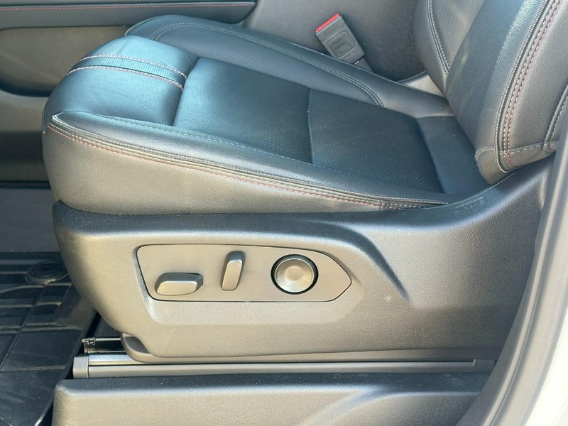 Chevrolet Tahoe Vehicle Full-screen Gallery Image 21