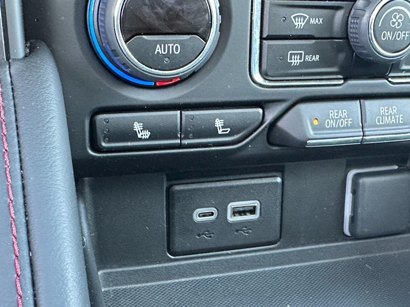 Chevrolet Tahoe Vehicle Full-screen Gallery Image 25