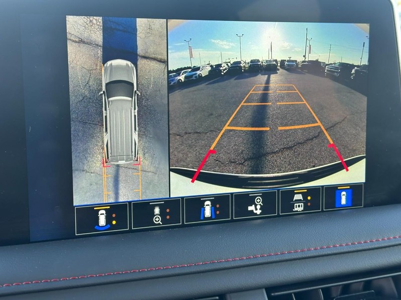 Chevrolet Tahoe Vehicle Full-screen Gallery Image 26