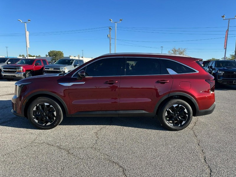 Kia Sorento Vehicle Full-screen Gallery Image 2