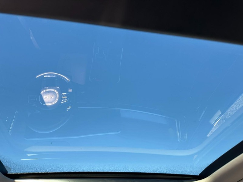 Kia Sorento Vehicle Full-screen Gallery Image 12