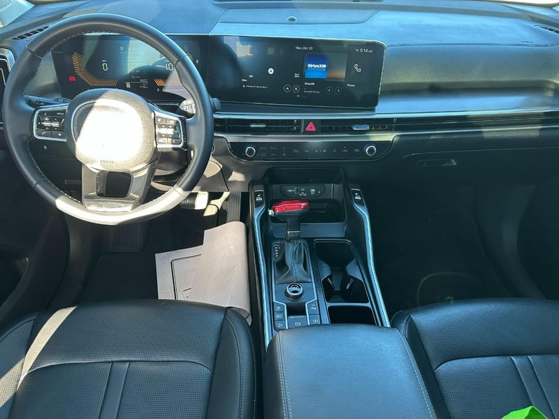 Kia Sorento Vehicle Full-screen Gallery Image 13