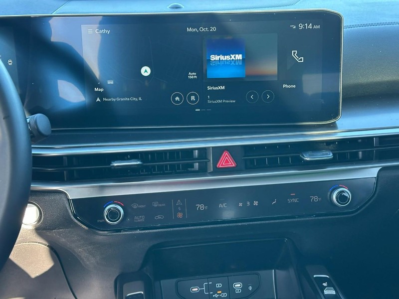 Kia Sorento Vehicle Full-screen Gallery Image 15