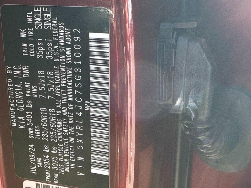 Kia Sorento Vehicle Full-screen Gallery Image 27