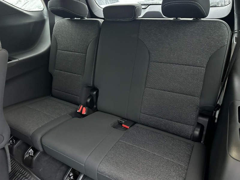 Chevrolet Traverse Vehicle Full-screen Gallery Image 5