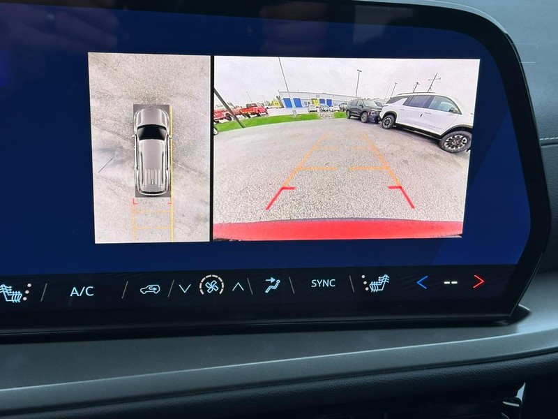 Chevrolet Traverse Vehicle Full-screen Gallery Image 14