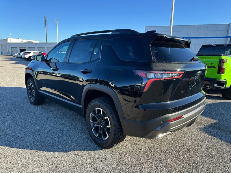 Chevrolet Equinox Vehicle Full-screen Gallery Image 3