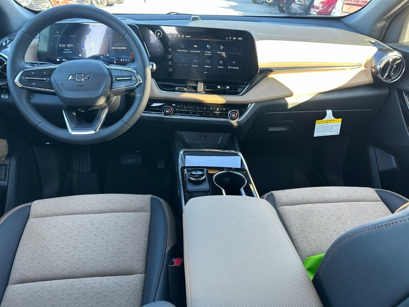 Chevrolet Equinox Vehicle Full-screen Gallery Image 5