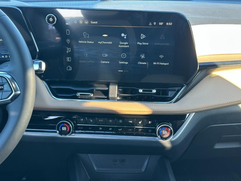 Chevrolet Equinox Vehicle Full-screen Gallery Image 7