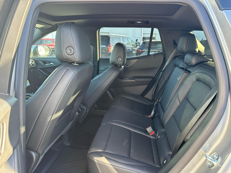 Chevrolet Equinox Vehicle Full-screen Gallery Image 4