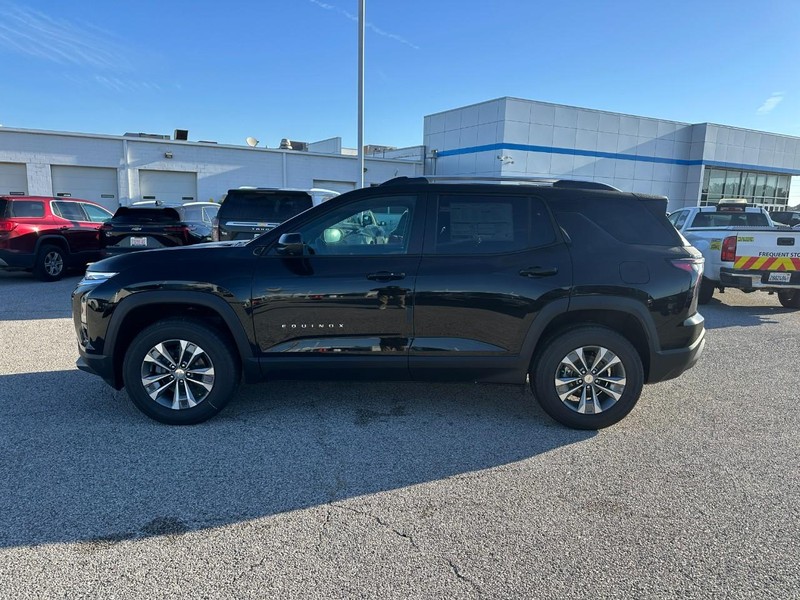 Chevrolet Equinox Vehicle Full-screen Gallery Image 2