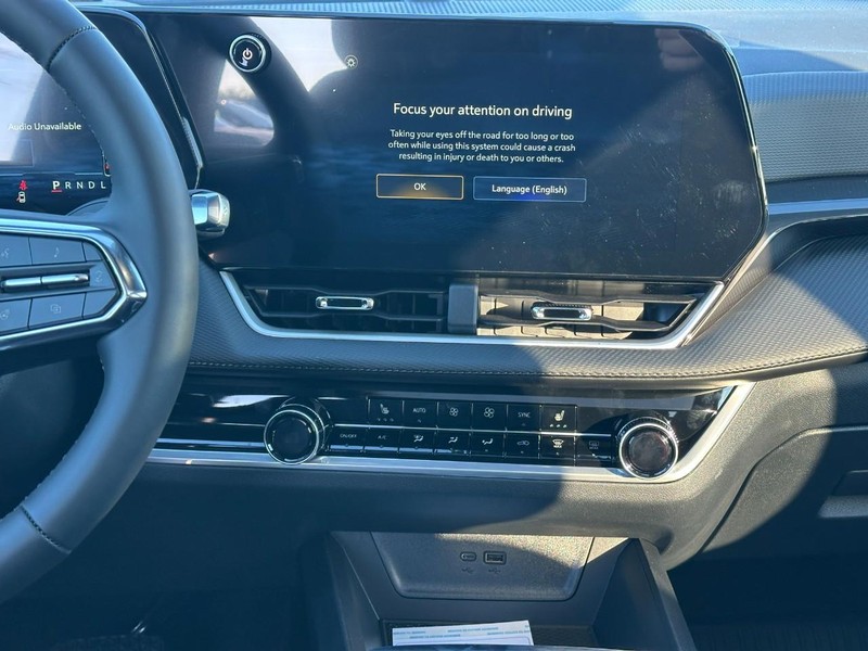 Chevrolet Equinox Vehicle Full-screen Gallery Image 8