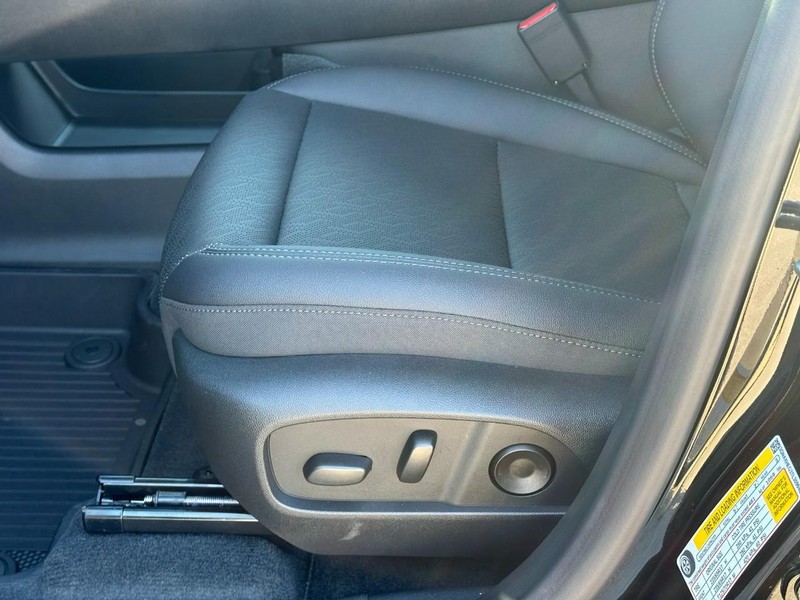 Chevrolet Equinox Vehicle Full-screen Gallery Image 11