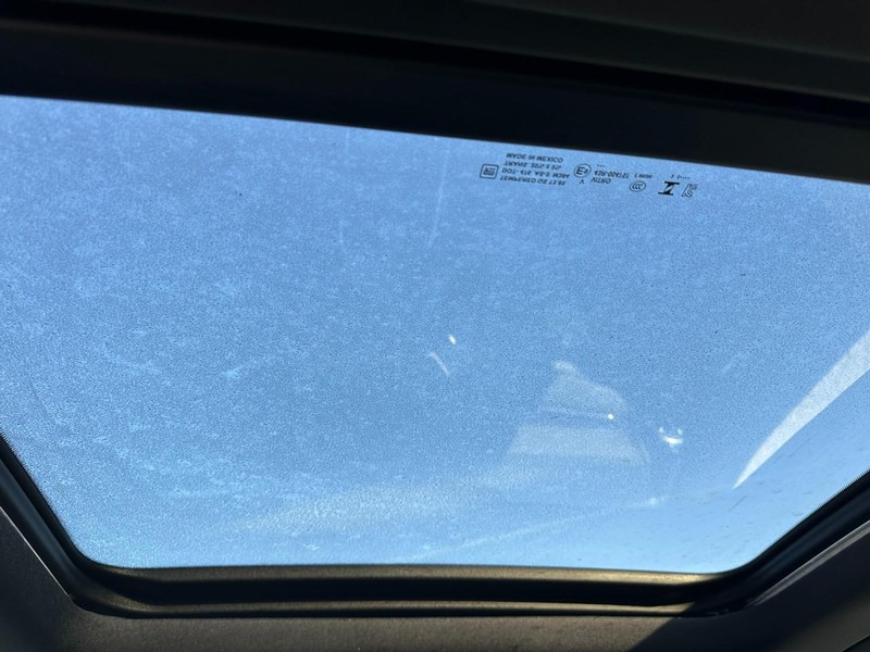 Chevrolet Equinox Vehicle Full-screen Gallery Image 5