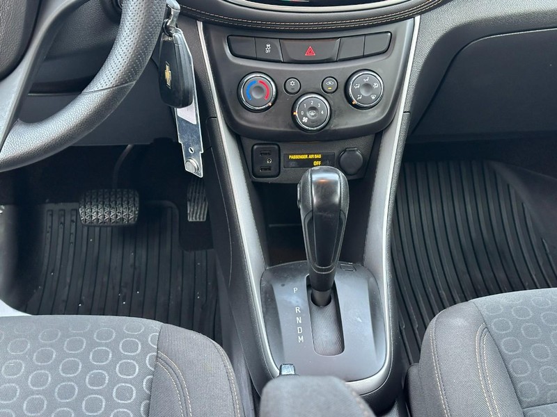 Chevrolet Trax Vehicle Full-screen Gallery Image 14