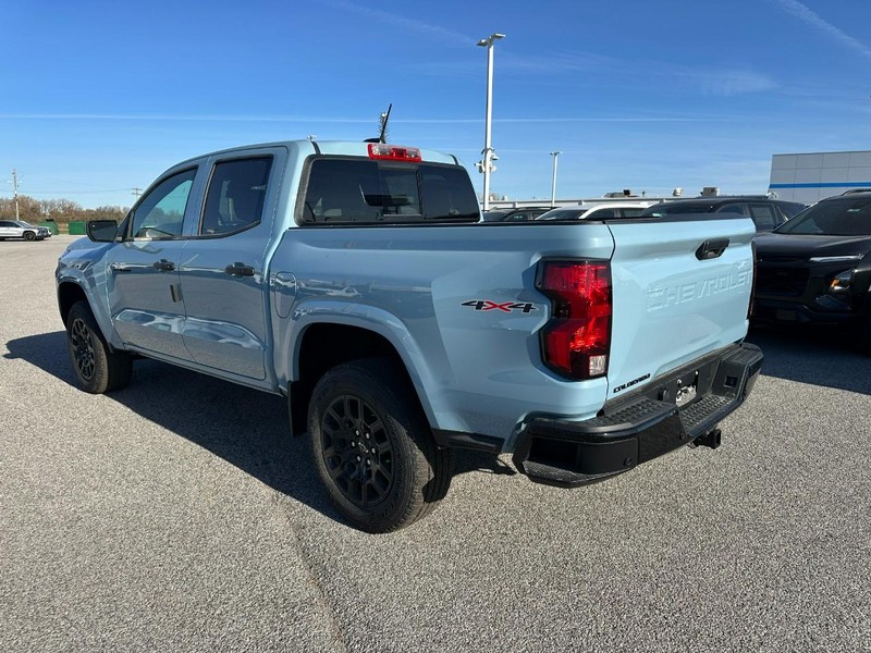 Chevrolet Colorado Vehicle Full-screen Gallery Image 3