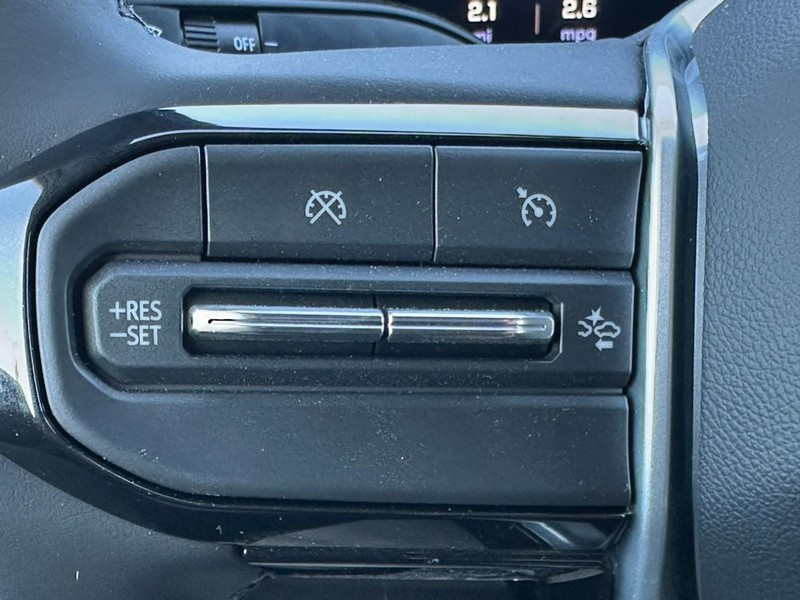 Chevrolet Colorado Vehicle Full-screen Gallery Image 12