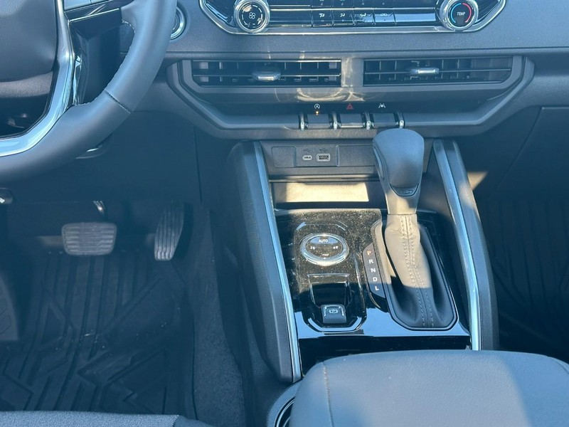 Chevrolet Colorado Vehicle Full-screen Gallery Image 8