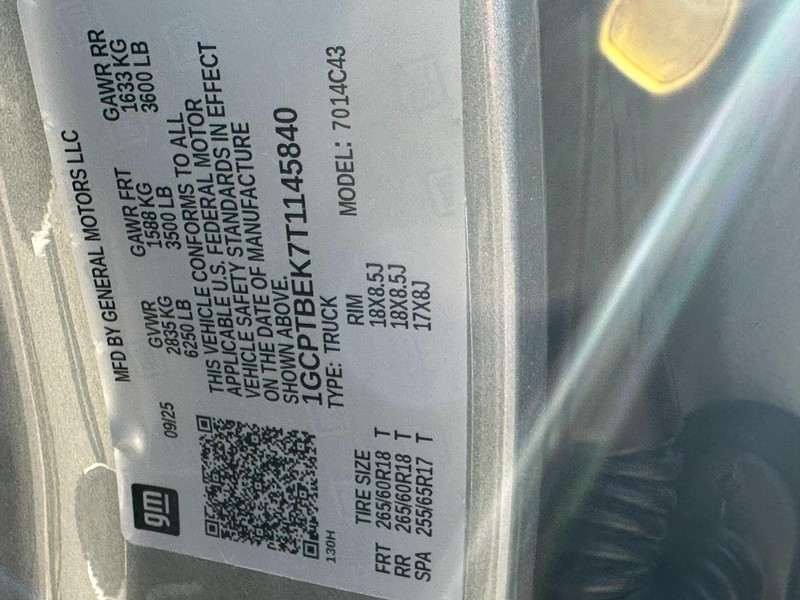 Chevrolet Colorado Vehicle Full-screen Gallery Image 15