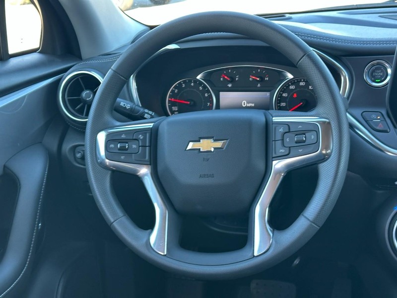 Chevrolet Blazer Vehicle Full-screen Gallery Image 6