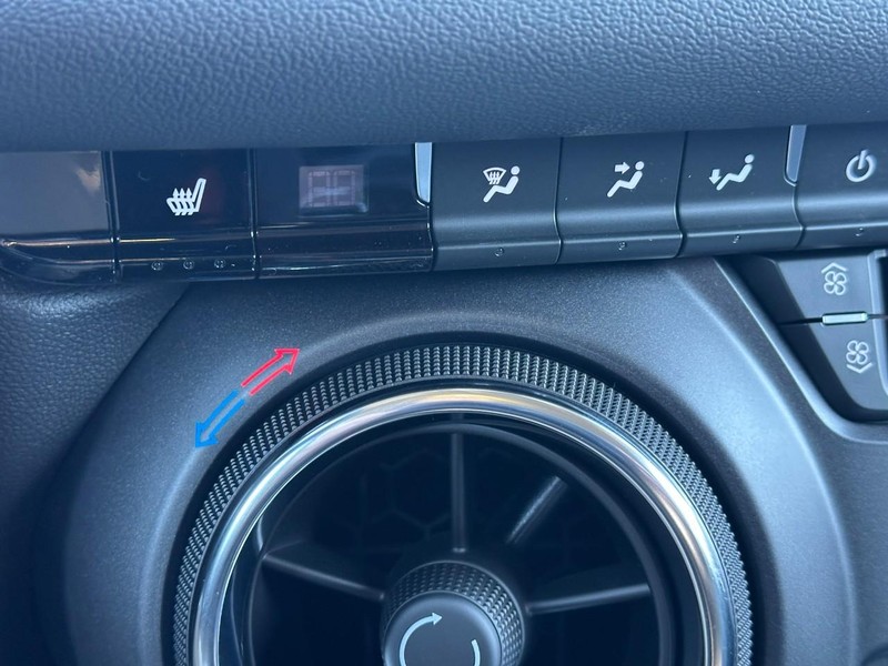 Chevrolet Blazer Vehicle Full-screen Gallery Image 13