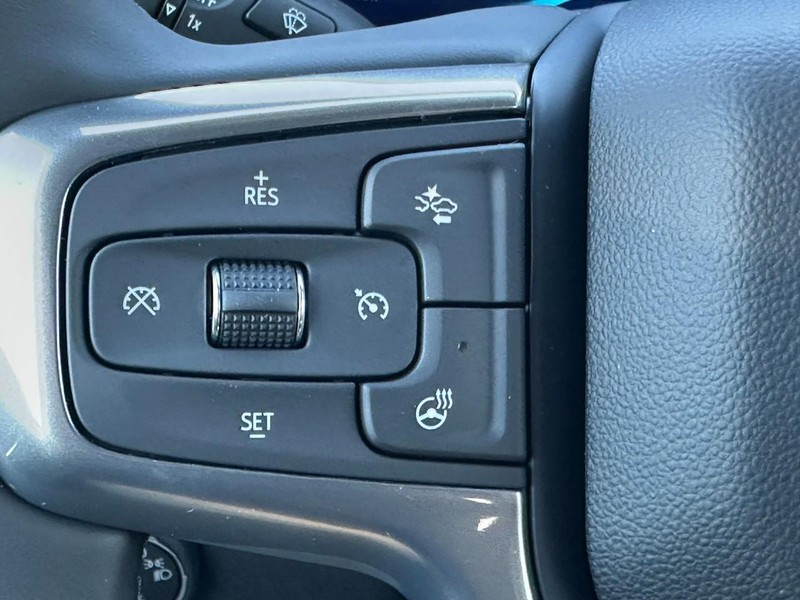 Chevrolet Silverado 1500 Vehicle Full-screen Gallery Image 11