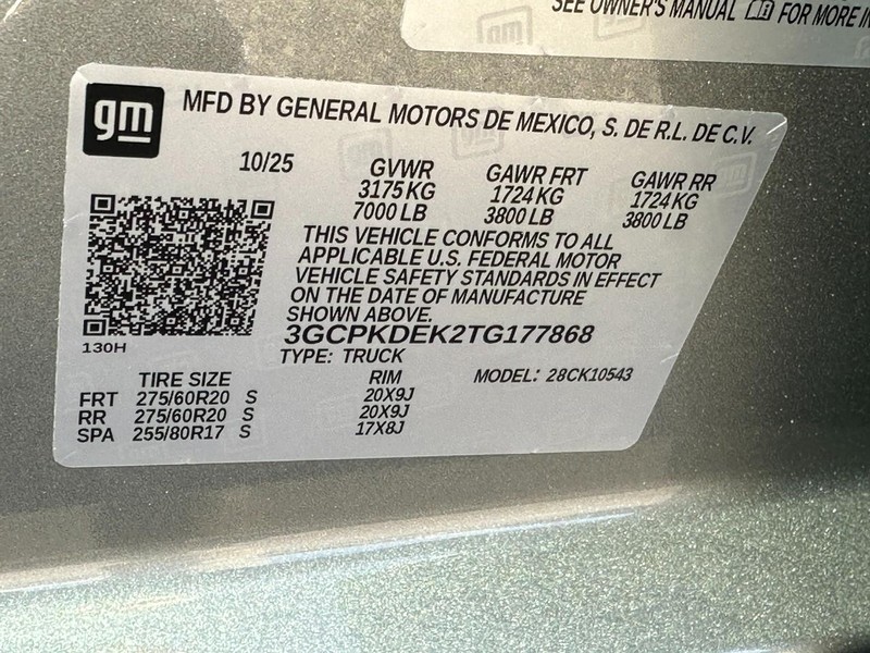 Chevrolet Silverado 1500 Vehicle Full-screen Gallery Image 16