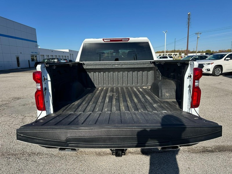 Chevrolet Silverado 1500 Vehicle Full-screen Gallery Image 5