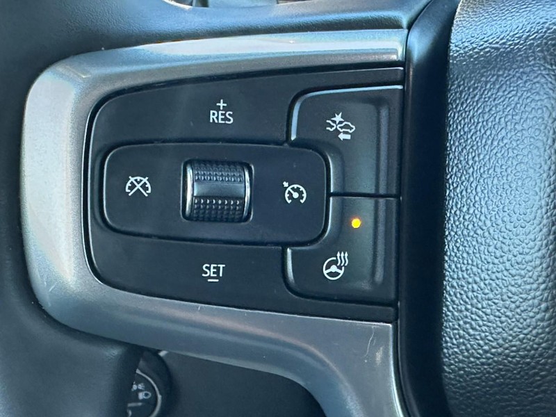 Chevrolet Silverado 1500 Vehicle Full-screen Gallery Image 18