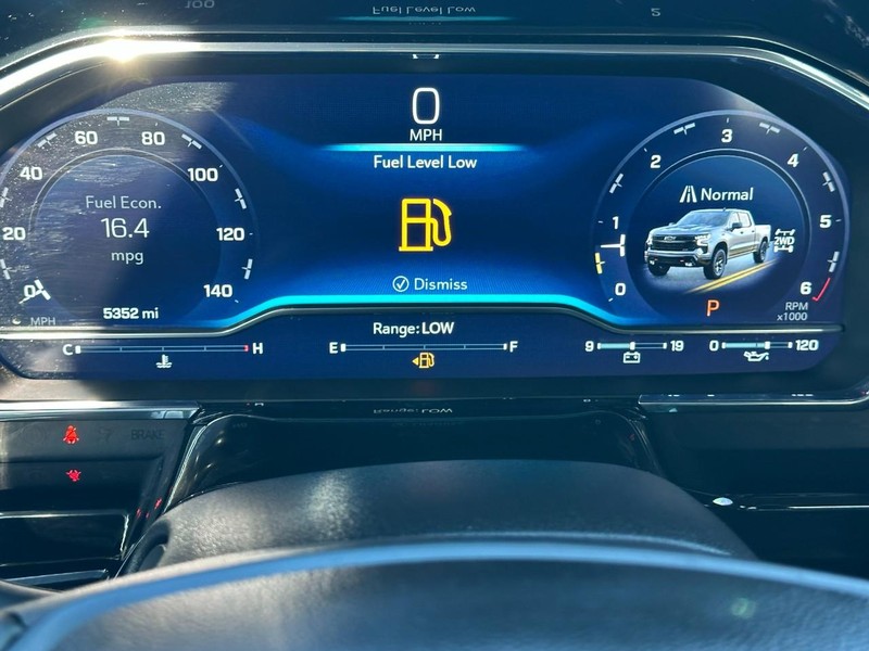 Chevrolet Silverado 1500 Vehicle Full-screen Gallery Image 20