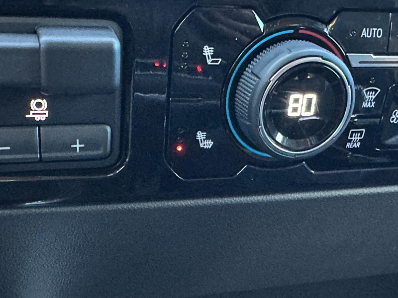 Chevrolet Silverado 1500 Vehicle Full-screen Gallery Image 21