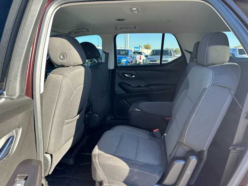 Chevrolet Traverse Vehicle Full-screen Gallery Image 10