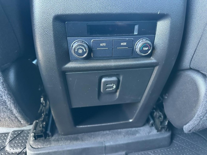 Chevrolet Traverse Vehicle Full-screen Gallery Image 12