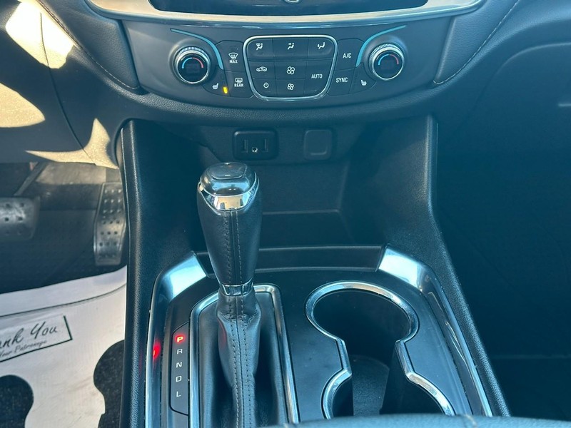 Chevrolet Traverse Vehicle Full-screen Gallery Image 16