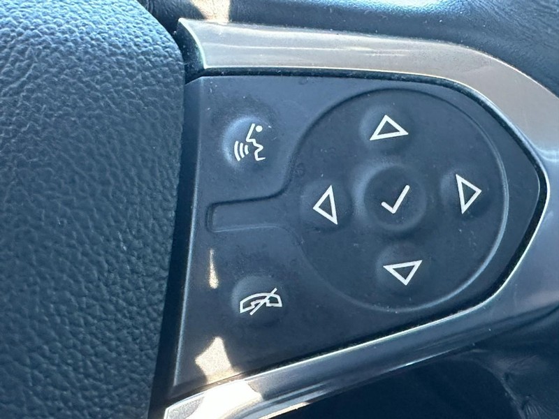 Chevrolet Traverse Vehicle Full-screen Gallery Image 21