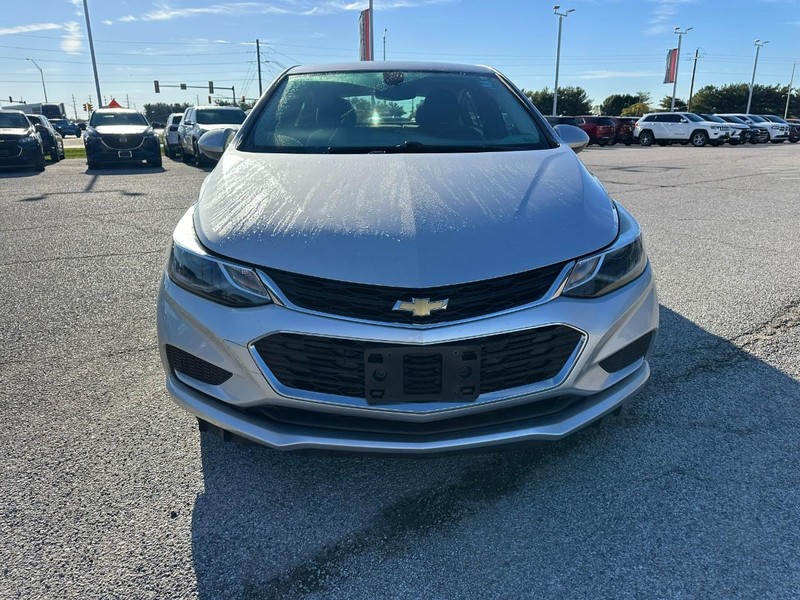Chevrolet Cruze Vehicle Full-screen Gallery Image 9