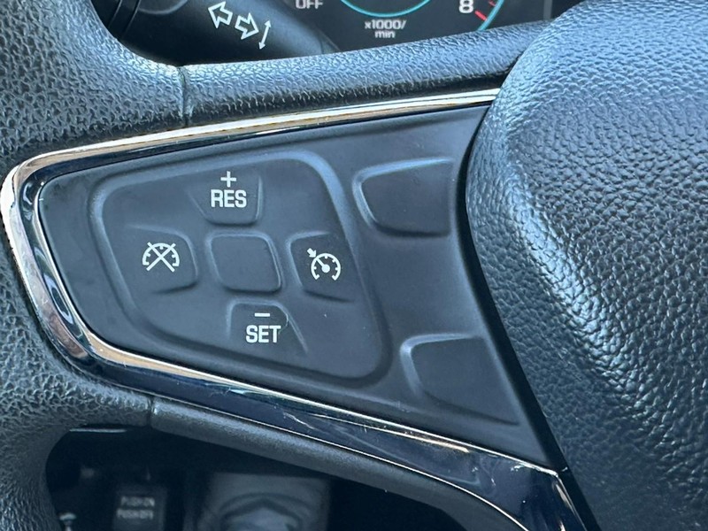 Chevrolet Cruze Vehicle Full-screen Gallery Image 18