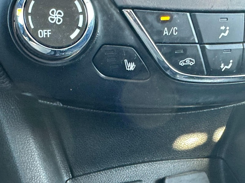 Chevrolet Cruze Vehicle Full-screen Gallery Image 21