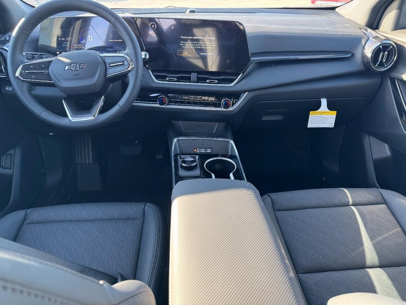 Chevrolet Equinox Vehicle Full-screen Gallery Image 6