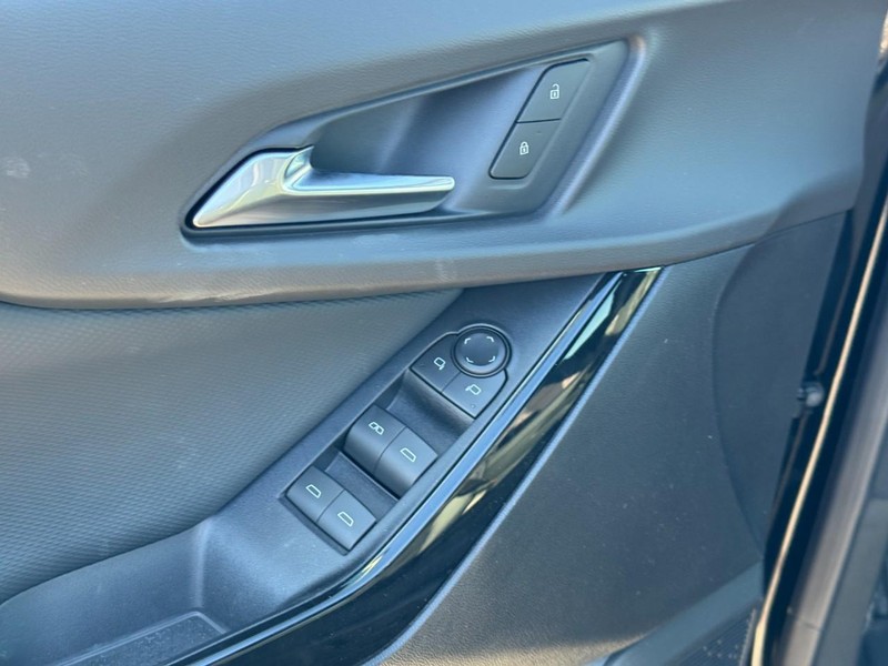 Chevrolet Equinox Vehicle Full-screen Gallery Image 10