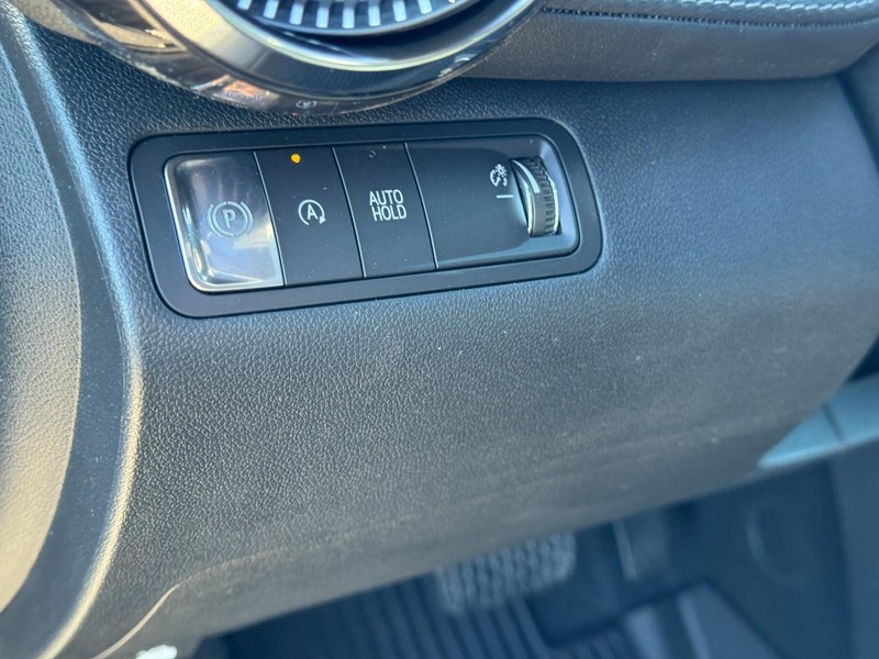 Chevrolet Equinox Vehicle Full-screen Gallery Image 11