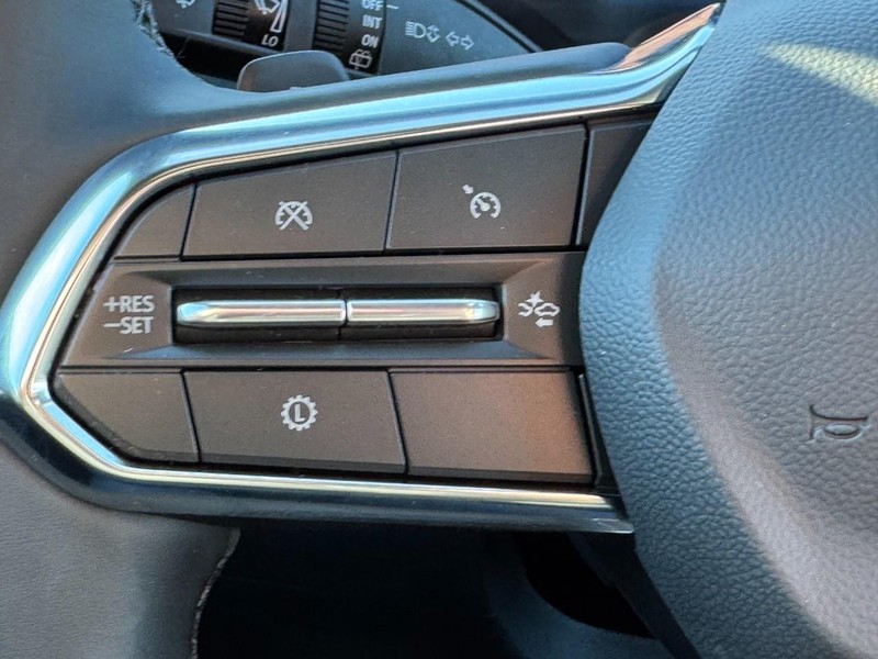 Chevrolet Equinox Vehicle Full-screen Gallery Image 12