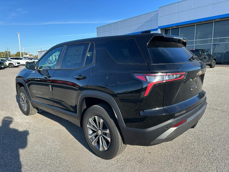 Chevrolet Equinox Vehicle Full-screen Gallery Image 3