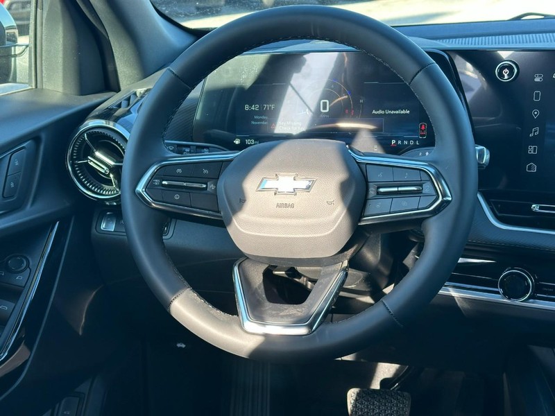 Chevrolet Equinox Vehicle Full-screen Gallery Image 6