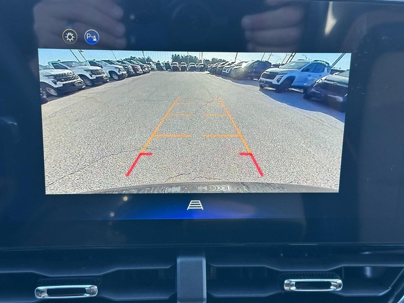 Chevrolet Equinox Vehicle Full-screen Gallery Image 15