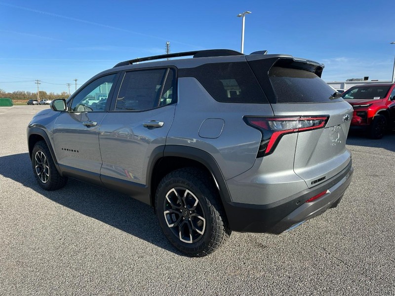 Chevrolet Equinox Vehicle Full-screen Gallery Image 3